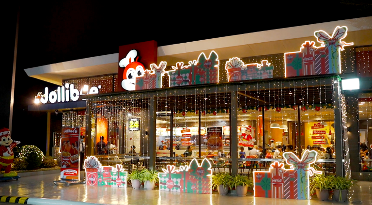 The Joyful Christmas lights up at Jollibee Stores this holiday season | CebuFinest